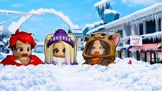 SOBREVIVIMOS a la TORMENTA de NIEVE de BROOKHAVEN Roblox con el Team