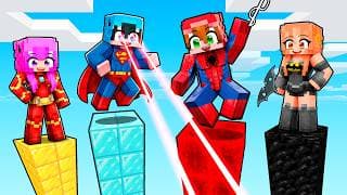 Batalla de TORRES de SUPERHEROES en Minecraft!