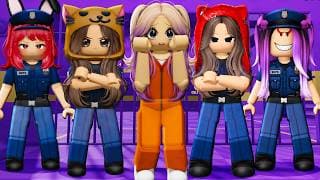 ATRAPADA en una PRISIÓN de SOLO CHICAS en Roblox