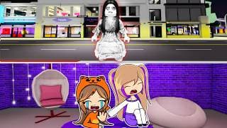 Construimos una BASE SEGURA para HUIR de los FANSTAMAS en Brookhaven Roblox