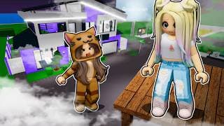 Construí una BASE EN EL CIELO para ESCONDERME de MANDARINA en Brookhaven Roblox