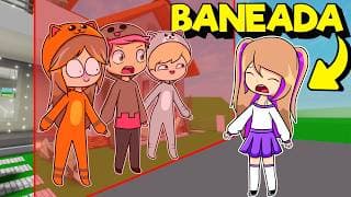 MIS AMIGOS me ECHAN de su CASA en Brookhaven Roblox