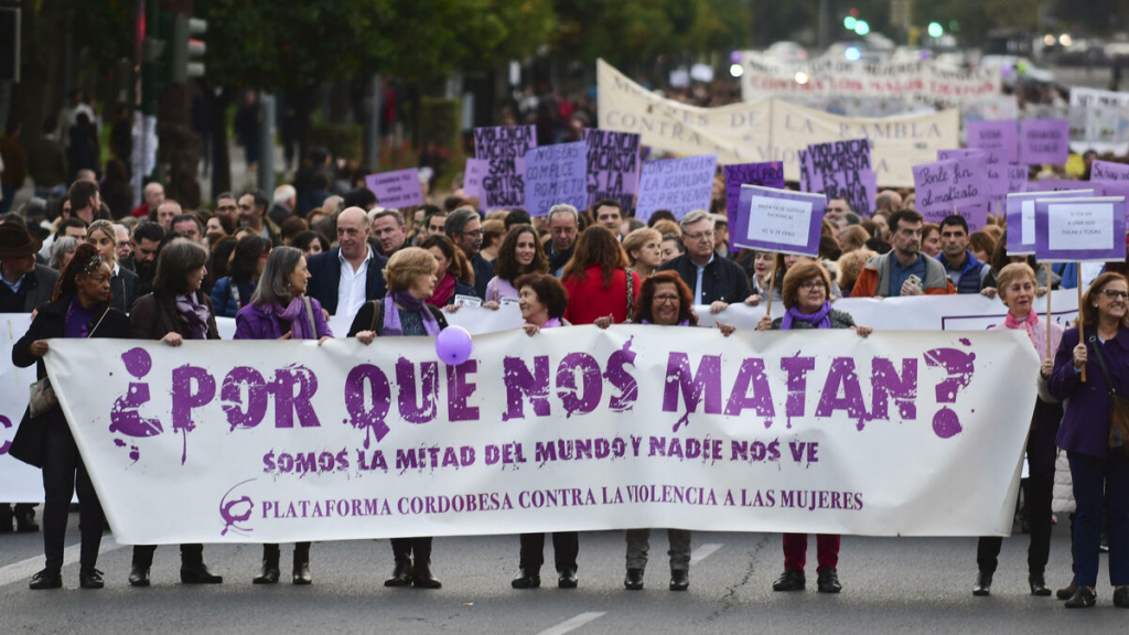 Barcelona: Un hombre acusado de violencia doméstica se cambió de género y se libra de una perimetral