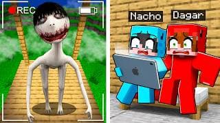 Grabamos un MONSTRUO Terrorífico con CÁRAMA OCULTA en Minecraft...