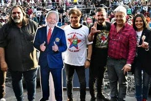 El kirchnerismo esperaba un triunfo contundente de Lula y debió acotar sus festejos